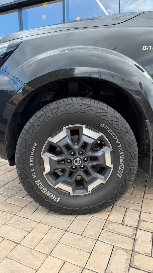 Nissan - 2.3 16V TURBO DIESEL PLATINUM CD 4X4 AUTOMÁTICO - Preto - 12 - Tropical Multimarcas - Nossa Marca é Confiança!