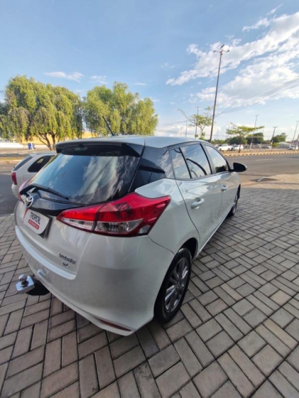 Toyota - 1.3 16V FLEX XL MULTIDRIVE - Branco - 12 - Tropical Multimarcas - Nossa Marca é Confiança!