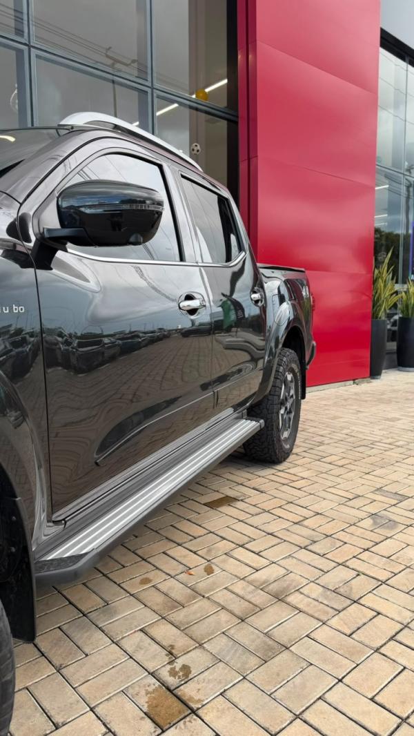 Nissan - 2.3 16V TURBO DIESEL PLATINUM CD 4X4 AUTOMÁTICO - Preto - 4 - Tropical Multimarcas - Nossa Marca é Confiança!